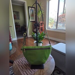 NWOT Patricia Nash Vibrant Green Sling Bag